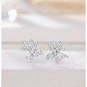 New Silver Flower Earrings for Women 925 Silver Earrings Fashionable, Luxury, and Small Group Design Temperament Earrings Gentle